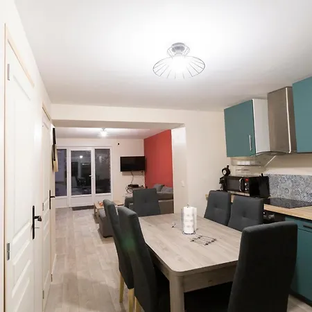 Charite Bas Logement 75 M2 Avec Jacuzzi Couvert Privatif Holiday home Angouleme