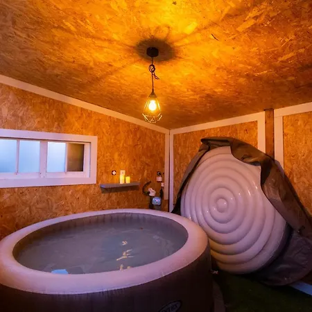 Charite Bas Logement 75 M2 Avec Jacuzzi Couvert Privatif Angouleme