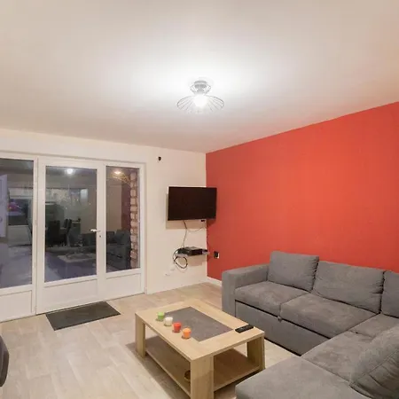 Charite Bas Logement 75 M2 Avec Jacuzzi Couvert Privatif